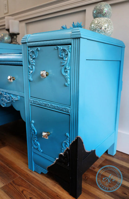 Dixie Belle Blue - Chalk Mineral Paint